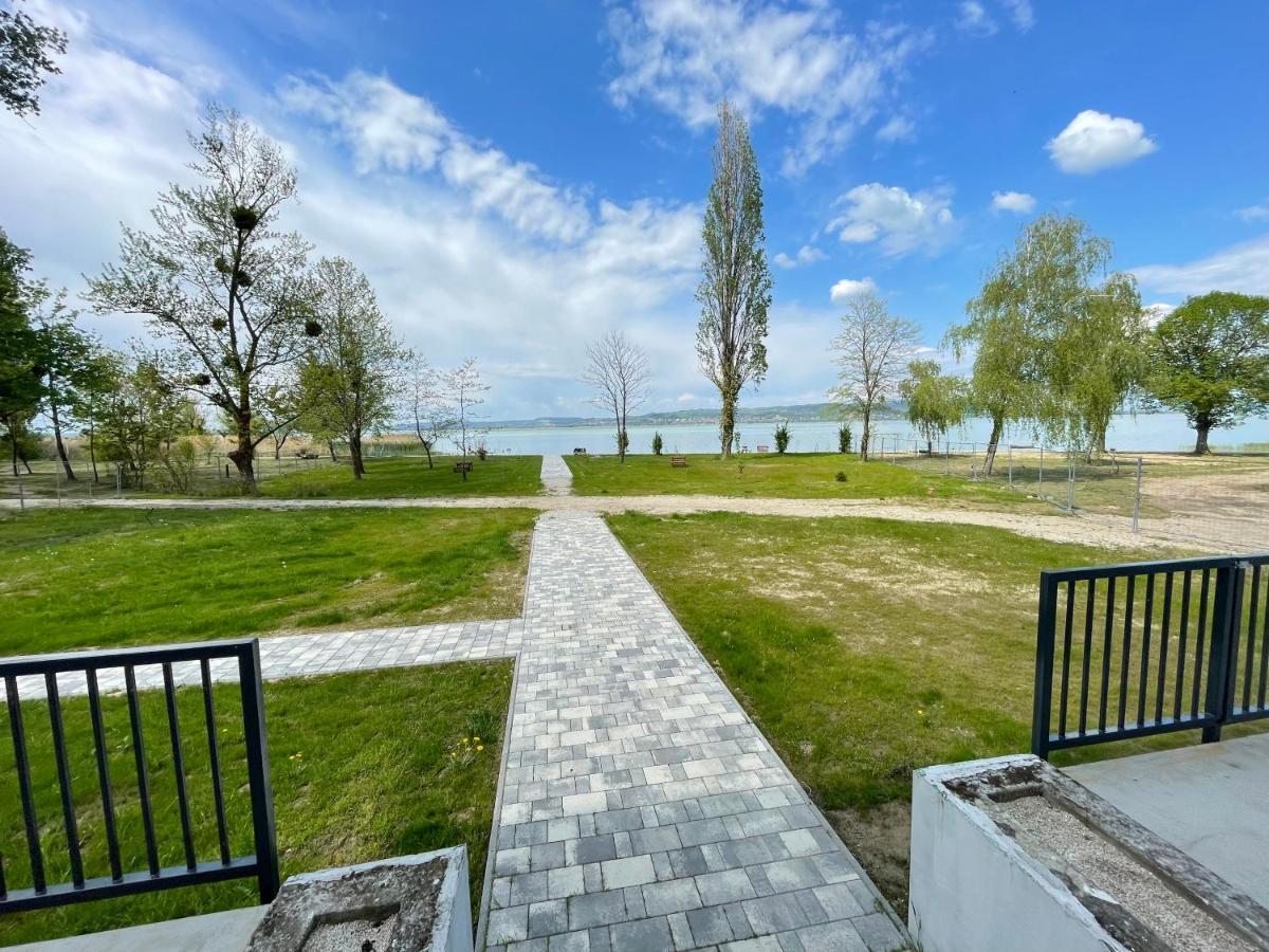 Siesta Apartman บาลาทอนเบรีน ภายนอก รูปภาพ